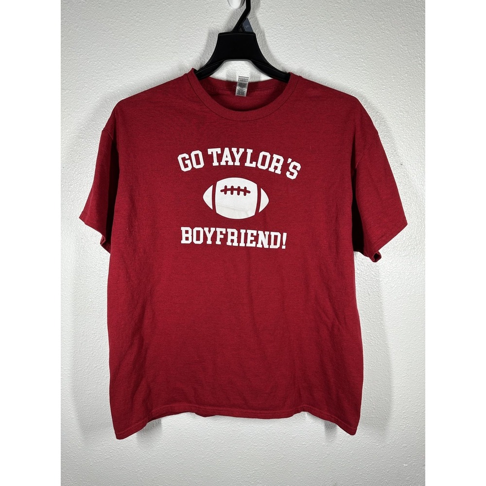 Go Taylor's Boyfriend Shirt Mens‎ XL Red Gildan Heavy Cotton Football Swiftie